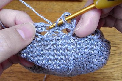 かぎ針編み 麻の葉模様 ⑭長編みを1目編みつけます