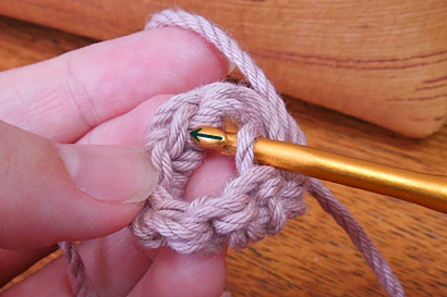 かぎ針編み わ編み [14] 最初の目に引き抜きます