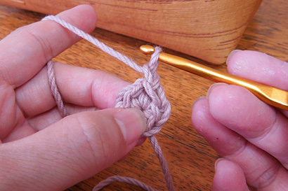 かぎ針編み わ編み [24] 立ち上がりのくさり1目が編めました