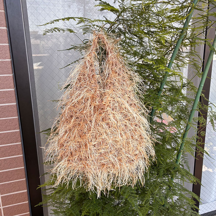 とらさんの「三角メッシュバッグ」かぎ針編み作品