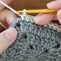 こま編みはぎ[5]最後の目までこま編み