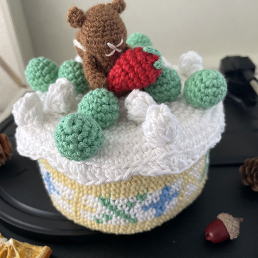かぎ針編み moAmi さんの「クロッシェ・パティシエのケーキ小箱」