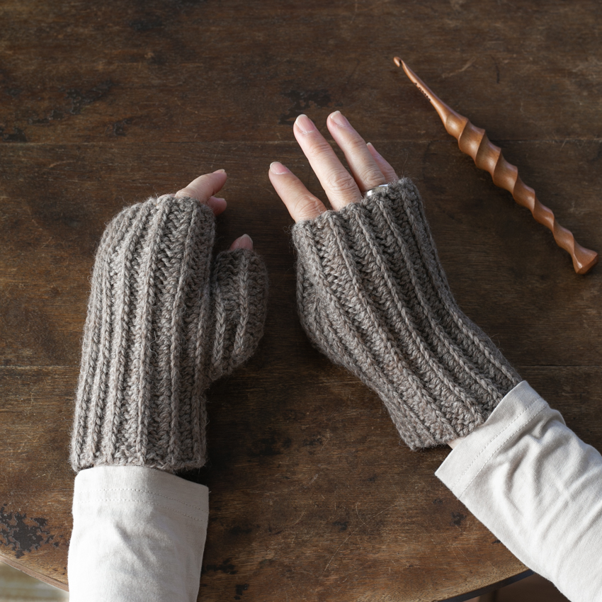 かぎ針編み有料編み図「リブハンドウォーマー」