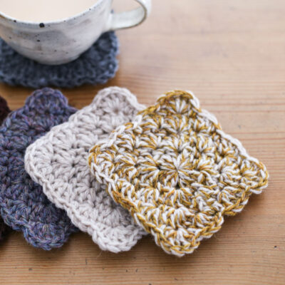 初心者向け：輪編みのコースターの基本とかぎ針編み無料図案 - Roniqueの編み物教室